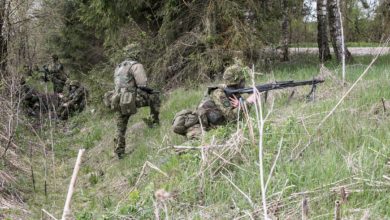 American and Estonian Soldiers train together during Operation Siil