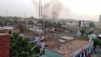 Sudanese security forces moving in to break up a sit-in outside army headquarters