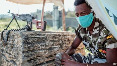 A member of Tigray police is pictured at a checkpoint in the outskirts of Mekele on the day of Tigray's regional elections, on September 9, 2020. Photo: AFP