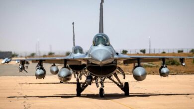F-16 fighter jet