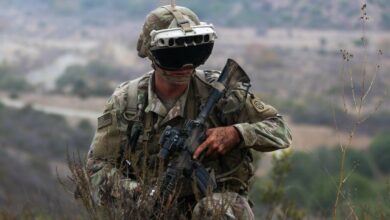 US soldier wearing IVAS goggle