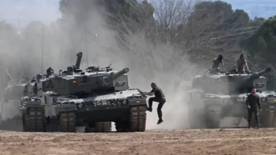 Leopard 2 tanks