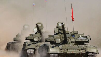 T-80 battle tanks