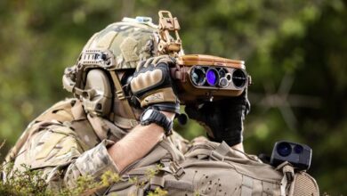 Soldier using Safran's infrared binoculars