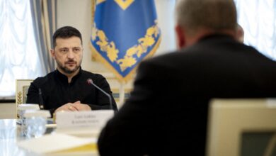 Ukraine's President, Volodymyr Zelensky meeting with other foreign ministers.