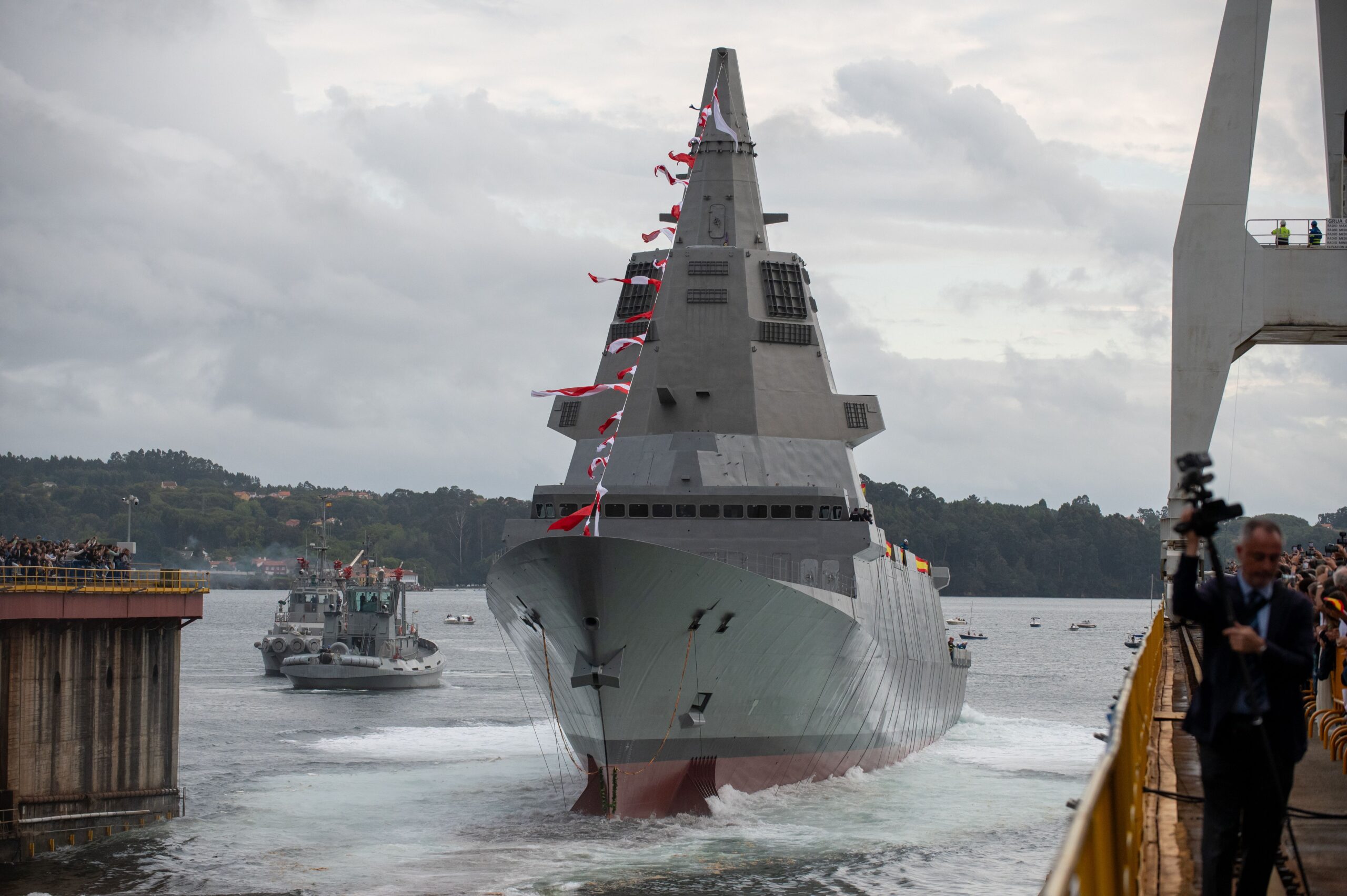 F-110 class frigate