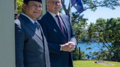Australian PM Anthony Albanese welcomes Indonesian President Prabowo Subianto.