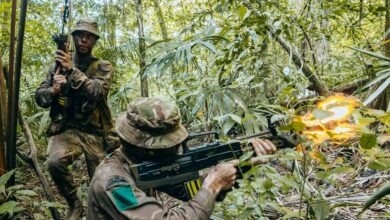 UK paratroopers join jungle exercises