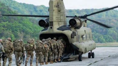 US Army soldiers board a CH-47 Chinook helicopter during air movement training in South Korea. Photo: Cpl. Tae Sung Kim/DVIDS