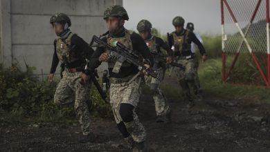 A Mexican special operations team run to the first firing position during an assaulter stage of Fuerzas Comando 2025 at Ilopango, El Salvador, Aug. 20, 2025. Fuerzas Comando 2025 brings together 16 special operations team from across Central, South America and the Caribbean to test skills through a 10-day special operations forces competition alongside a senior leadership seminar to collectively refine skills and foster military-to-military relationships. (U.S. Army National Guard photo by Sgt. Hassani Ribera)