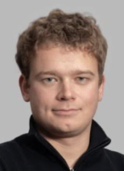 Headshot Igor Skawiński