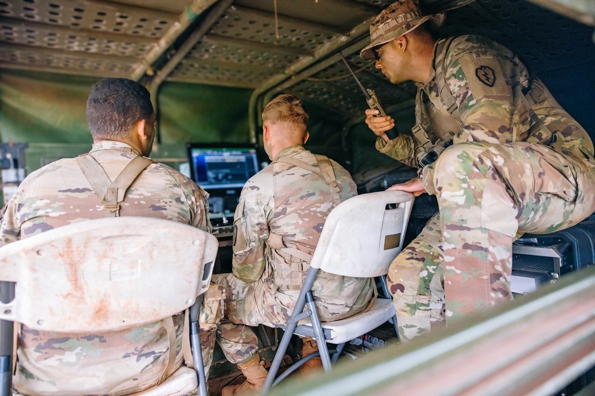 US troops receive a fires mission at the battalion fire direction center as part of their experimentation to integrate next-generation command-and-control systems at Schofield Barracks, Hawaii, Feb. 24, 2026.