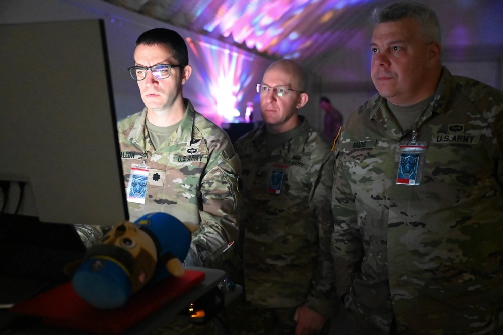 Soldiers, airmen, civilian cyber professionals, and partner forces participate in Cyber Shield 2025, a multinational cyber defense exercise. Photo: Master Sgt. Arthur Wright/DVIDS