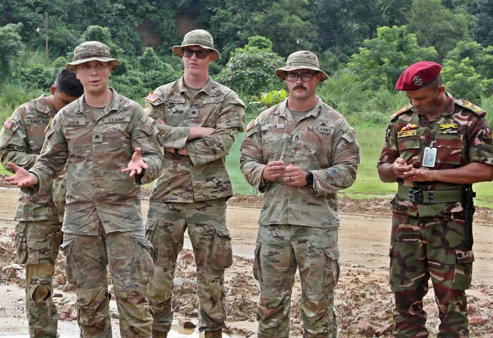 US Army personnel participate in recruiting and engagement activities. Photo: Sgt. 1st Class Dustin Reetz/DVIDS