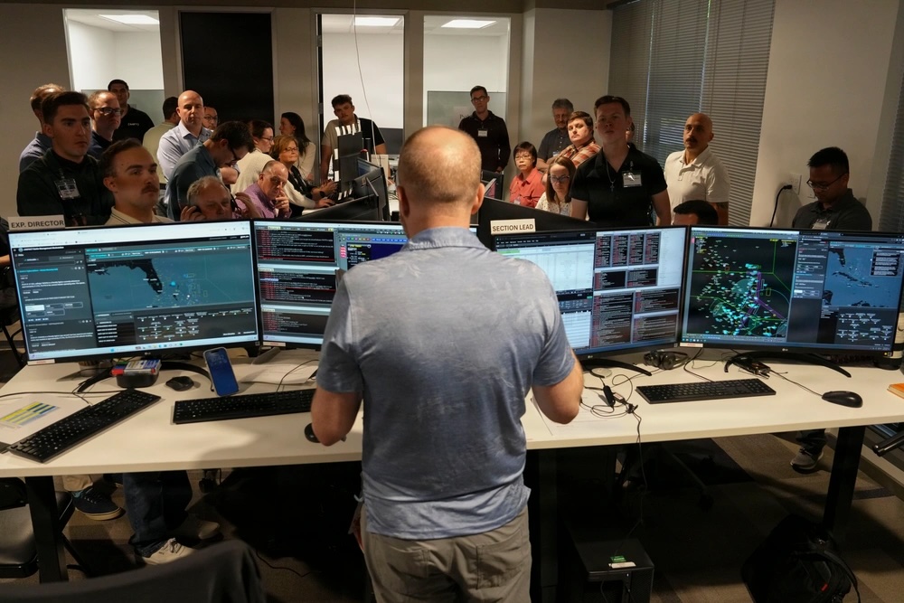 US Air Force Airmen, US Space Force Guardians, and industry partners participate in a human-machine teaming experiment during the Department of the Air Force’s Multi-Decision Advantage Sprint in Las Vegas, Nevada. Photo: Debora Henley/DVIDS