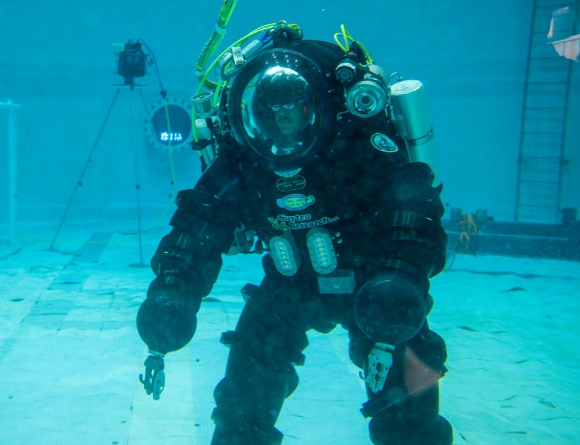 The Office of Naval Research-sponsored Deep Sea Expeditionary No-Decompression (DSEND) system is an atmospheric dive suit designed to allow users to work at greater depths, stay on the bottom longer and prevent decompression sickness.