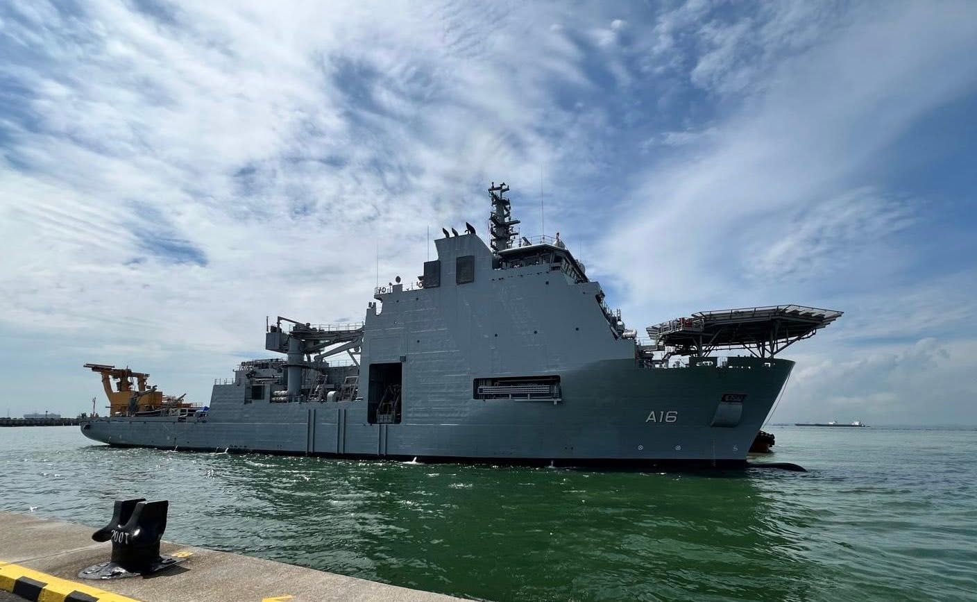 A Nistar-class diving support vessel