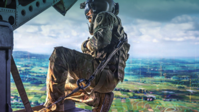 A US Army soldier aboard a helicopter overlooking a digitally enhanced battlefield representing artificial intelligence-enabled operations. Image: Everforth ECS